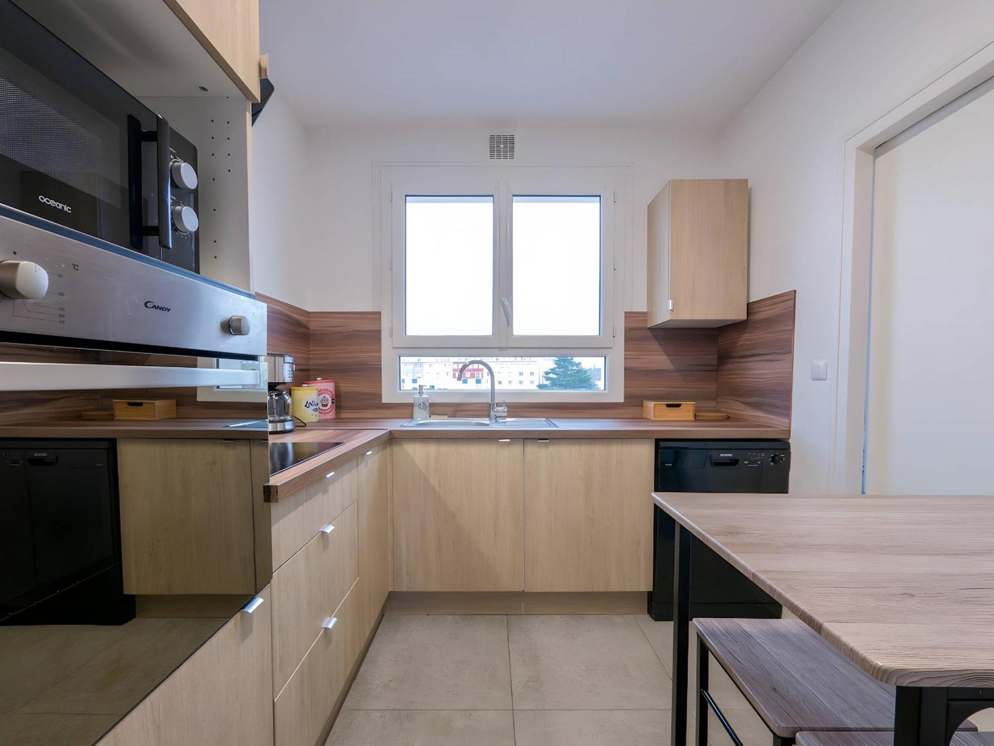 Apartament Le Spacieux - Circuit - Parking - 8 Personnes - Reve Au Mans Le Mans Zewnętrze zdjęcie