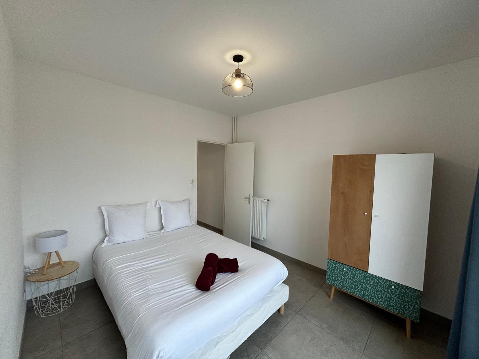 Apartament Le Spacieux - Circuit - Parking - 8 Personnes - Reve Au Mans Le Mans Zewnętrze zdjęcie