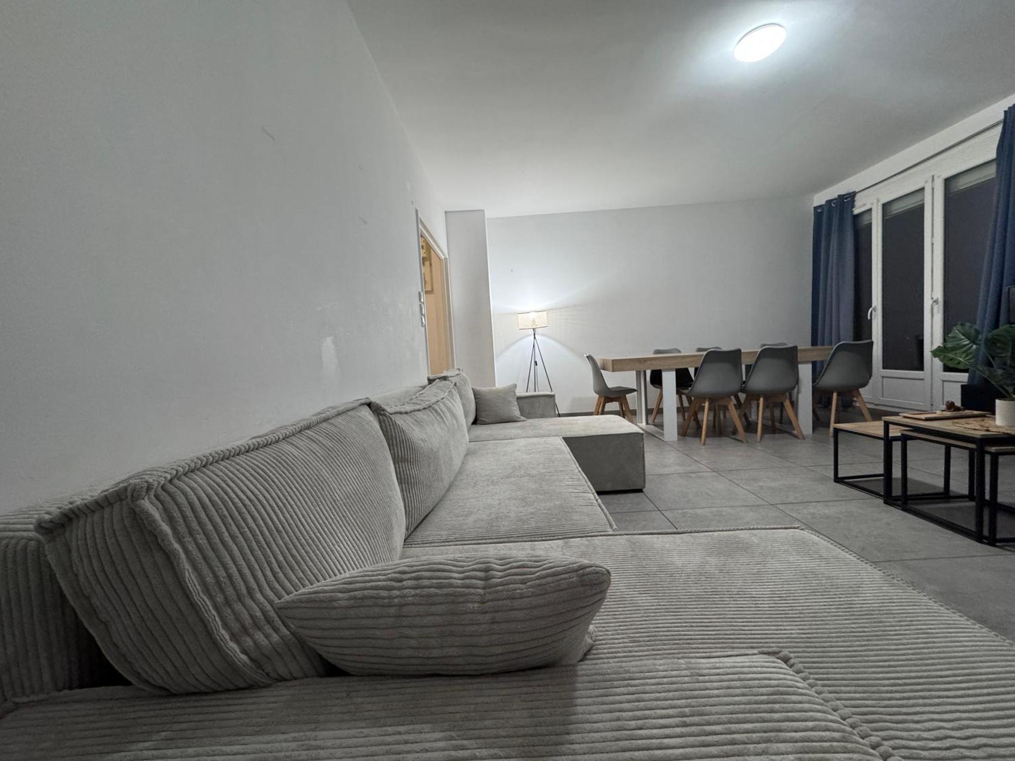 Apartament Le Spacieux - Circuit - Parking - 8 Personnes - Reve Au Mans Le Mans Zewnętrze zdjęcie
