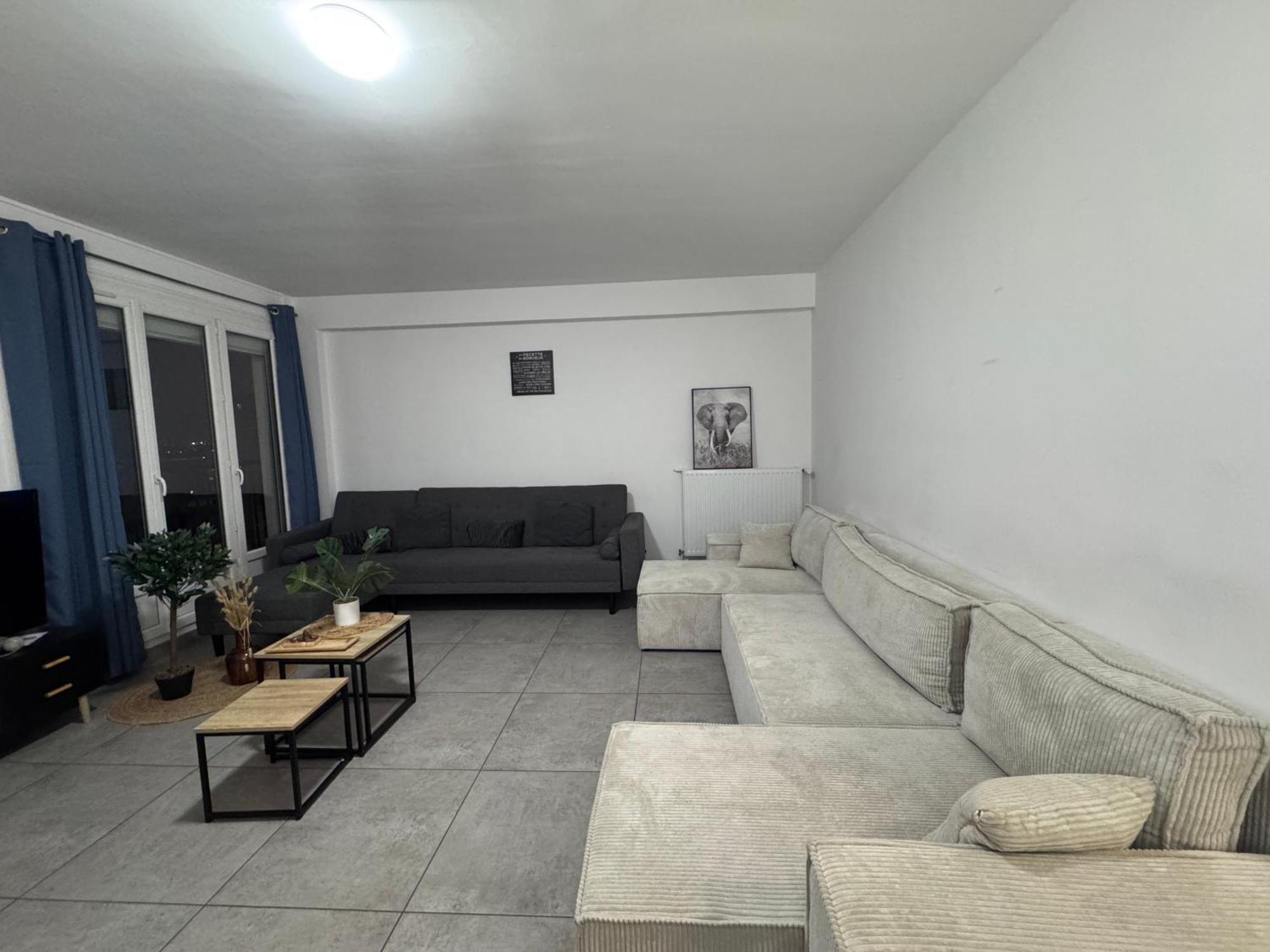 Apartament Le Spacieux - Circuit - Parking - 8 Personnes - Reve Au Mans Le Mans Zewnętrze zdjęcie