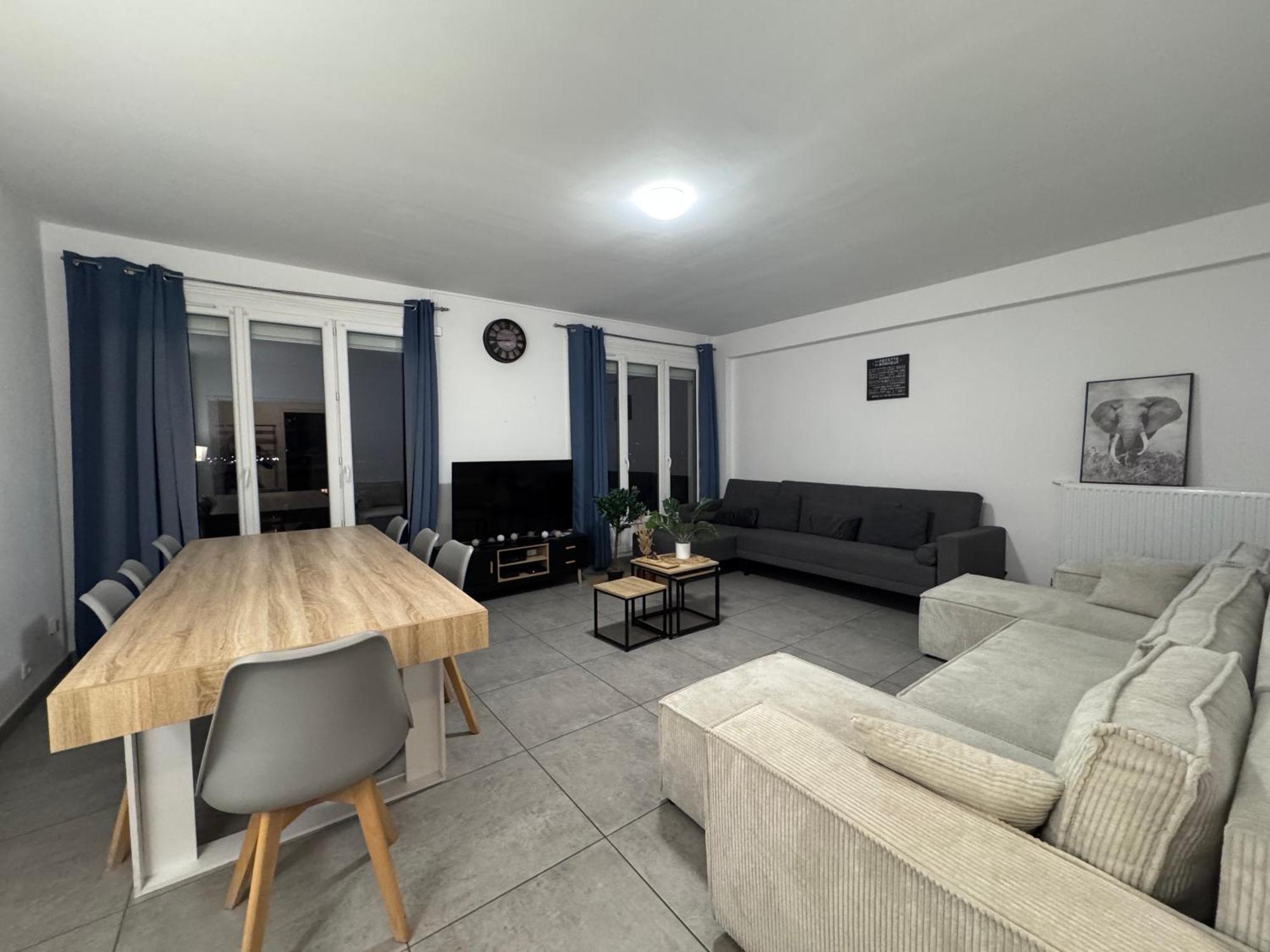 Apartament Le Spacieux - Circuit - Parking - 8 Personnes - Reve Au Mans Le Mans Zewnętrze zdjęcie